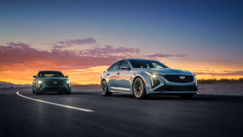 Elegancki i potężny sedan Cadillac CT5-V Blackwing, przedstawiony w wysokiej rozdzielczości. 8K