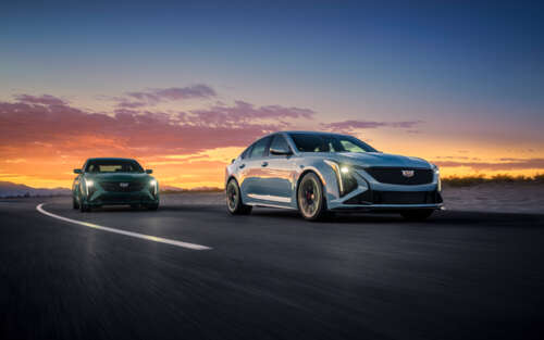 Elegancki i potężny sedan Cadillac CT5-V Blackwing, przedstawiony w wysokiej rozdzielczości. 7680x4800