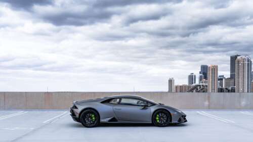 Elegancki i potężny supersamochód Lamborghini Huracán, zaprezentowany w profesjonalnej... 8K