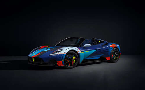 Wysokowydajny samochód sportowy Maserati MC20, charakteryzujący się smukłą, aerodynamiczną... 7680x4800