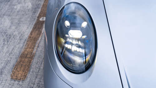 Wysokowydajny samochód sportowy Porsche GT3 RS, charakteryzujący się agresywną stylistyką... 8K