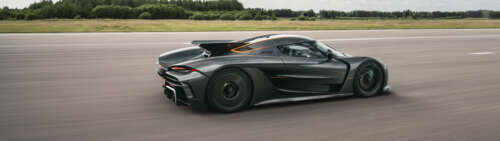 Wysokowydajny samochód Koenigsegg Jesko Absolut, należący do klasy hiperaut, charakteryzujący... Dual UHD