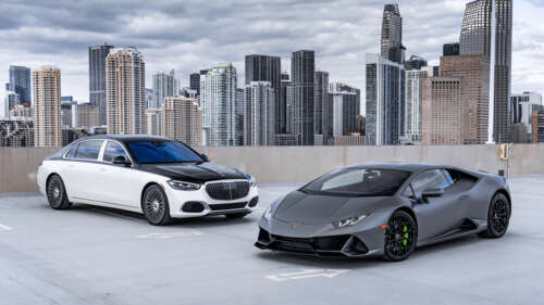 Szczegółowe ujęcie luksusowego supersamochodu Lamborghini Huracan, eksponujące jego... 8K