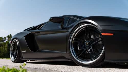 Zdjęcie w wysokiej rozdzielczości przedstawiające luksusowy samochód sportowy Lamborghini,... 8K