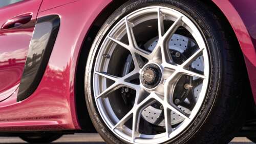 Elegancki, wysokowydajny samochód sportowy marki Porsche, uchwycony w oszałamiającym... 8K