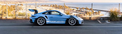 Elegancki i dopracowany sportowy samochód Porsche, charakteryzujący się nowoczesną,... Dual UHD