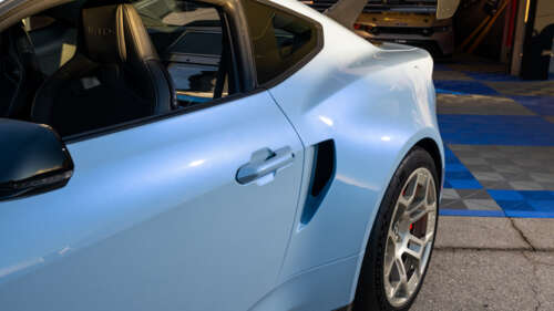 Szczegółowe zdjęcia Forda Mustanga GTD, ukazujące jego agresywny, aerodynamiczny...