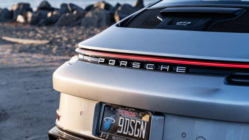 Wysokowydajny samochód sportowy Porsche GT3 RS, charakteryzujący się agresywną stylistyką... 8K