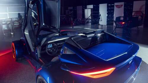 Elegancki, srebrny sportowy samochód odbija delikatne światło z reflektorów studyjnych... 8K