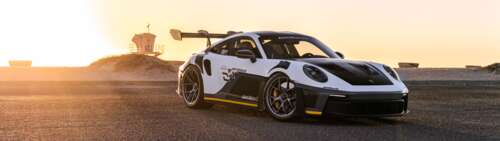 Wysokowydajny samochód sportowy Porsche GT3 RS, charakteryzujący się agresywnym,... Dual UHD