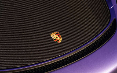 Wysokowydajny samochód sportowy Porsche GT3 RS, prezentujący swoje aerodynamiczne... 7680x4800