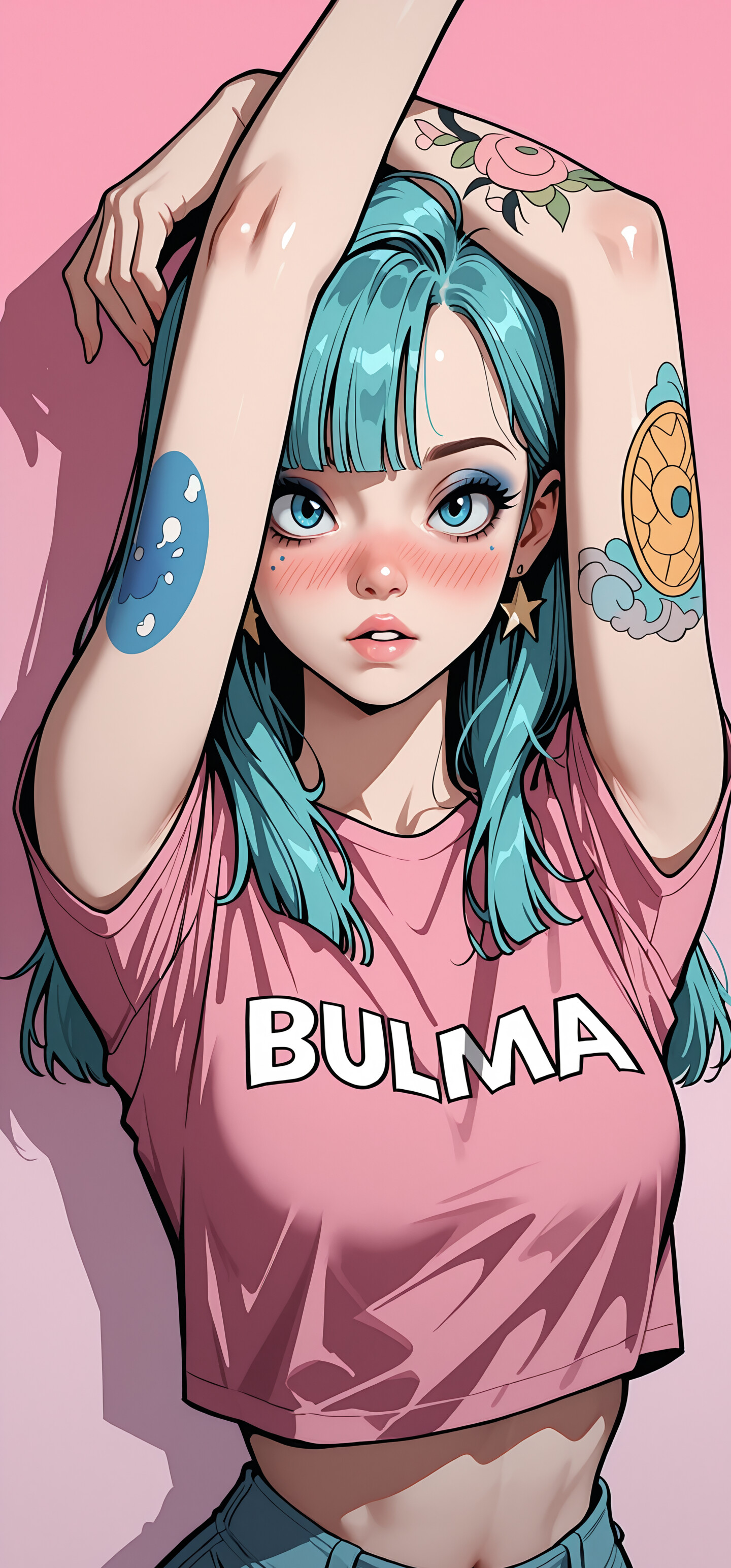 Ilustracja w stylu anime przedstawiająca Bulmę z serii Dragon Ball, z niebieskimi włosami i niebieskimi oczami. Ma na sobie różowy, króciutki top z napisem „BULMA”, niebieskie jeansy i kolczyki w kształcie gwiazdek. Na ramieniu ma tatuaże w kształcie róż, a na ilustracji pozuje, opierając ręce za głową, na tle w odcieniach różu.